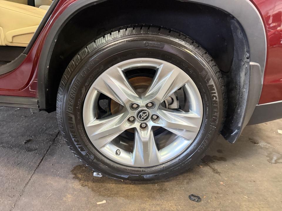 Used 2017 Toyota Highlander SUV