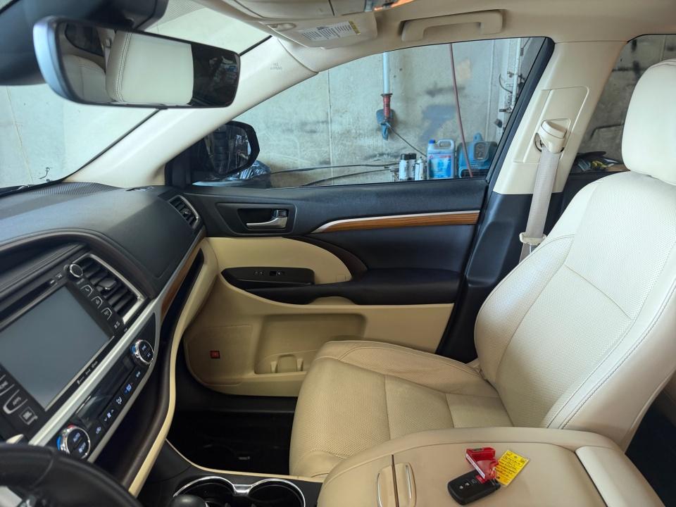 Used 2017 Toyota Highlander SUV