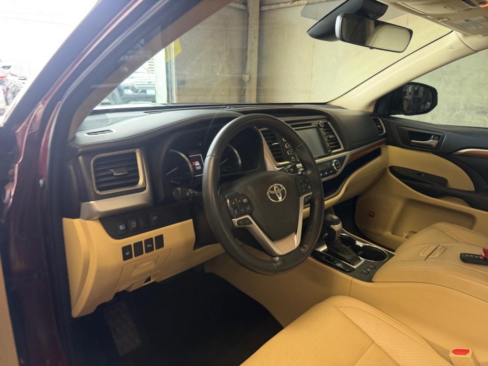 Used 2017 Toyota Highlander SUV