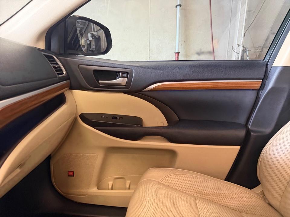 Used 2017 Toyota Highlander SUV