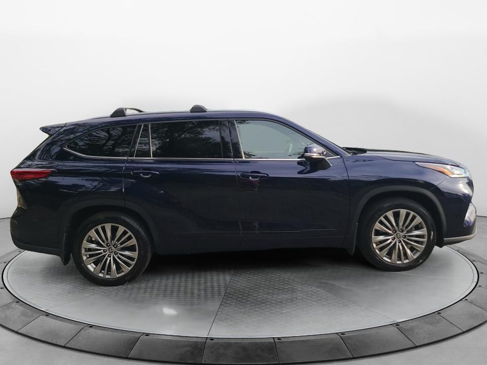 Used 2021 Toyota Highlander SUV