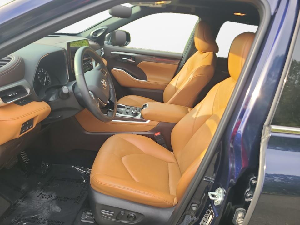 Used 2021 Toyota Highlander SUV