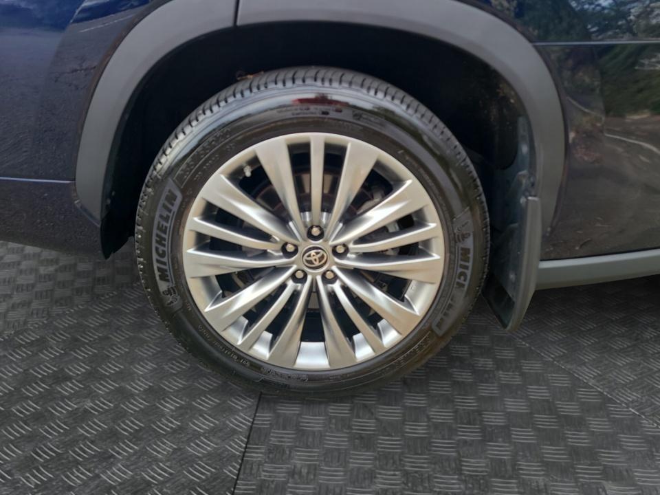 Used 2021 Toyota Highlander SUV