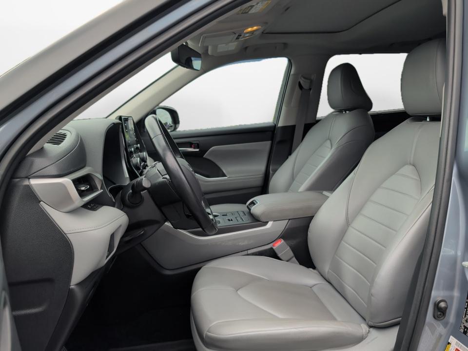Used 2021 Toyota Highlander SUV