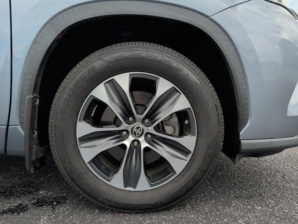 Used 2021 Toyota Highlander SUV