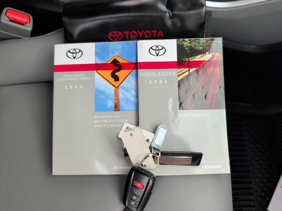 Used 2021 Toyota Highlander SUV