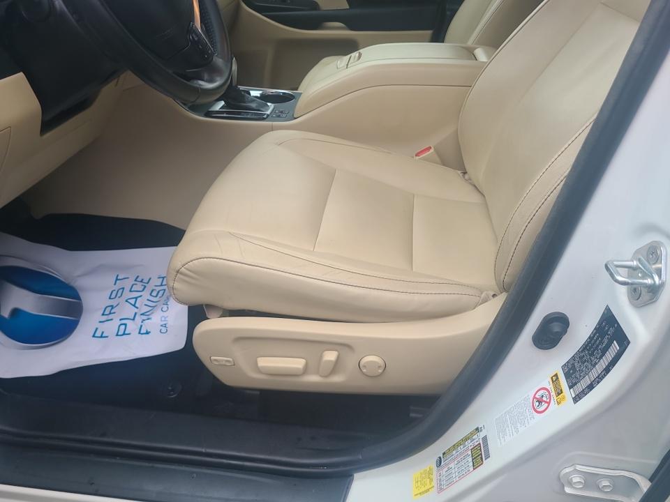 Used 2018 Toyota Highlander Hybrid SUV