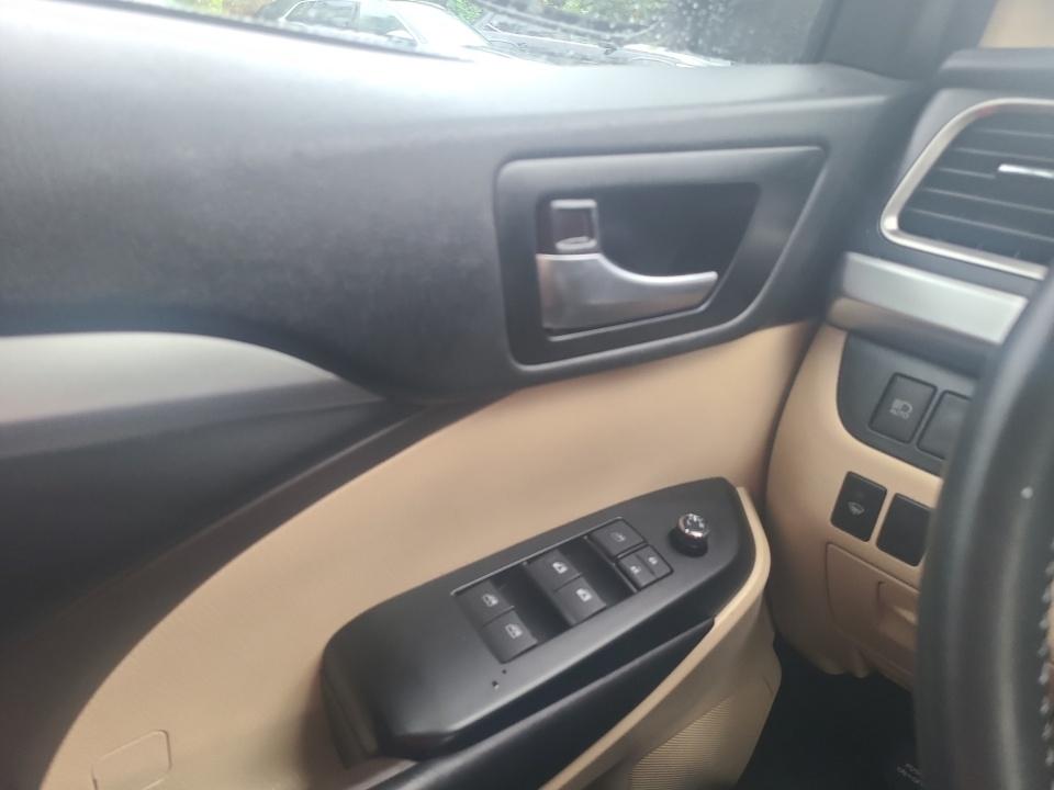 Used 2018 Toyota Highlander Hybrid SUV