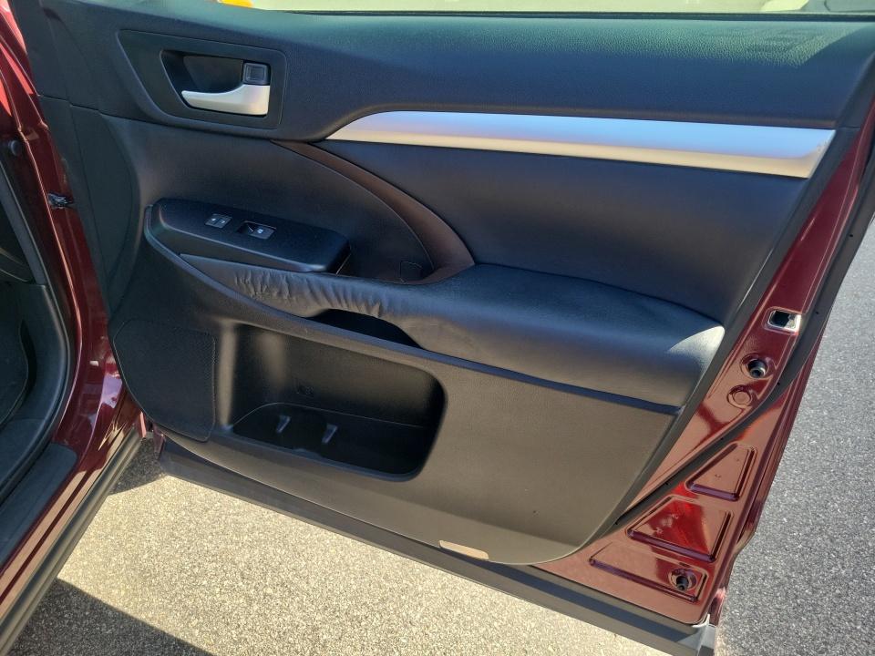 Used 2014 Toyota Highlander SUV