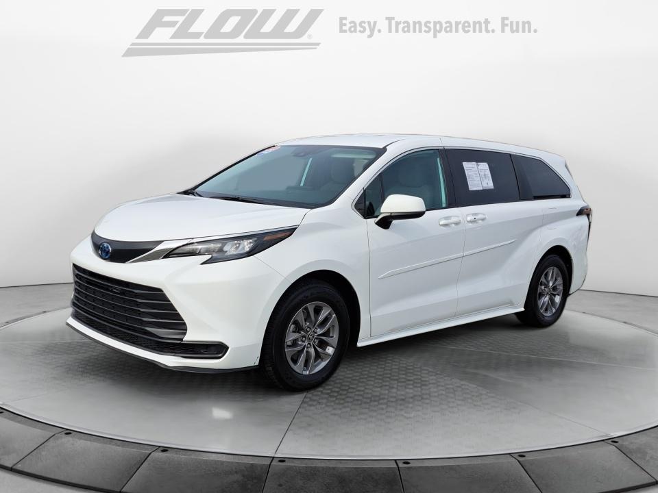 Used 2025 Toyota Sienna Van