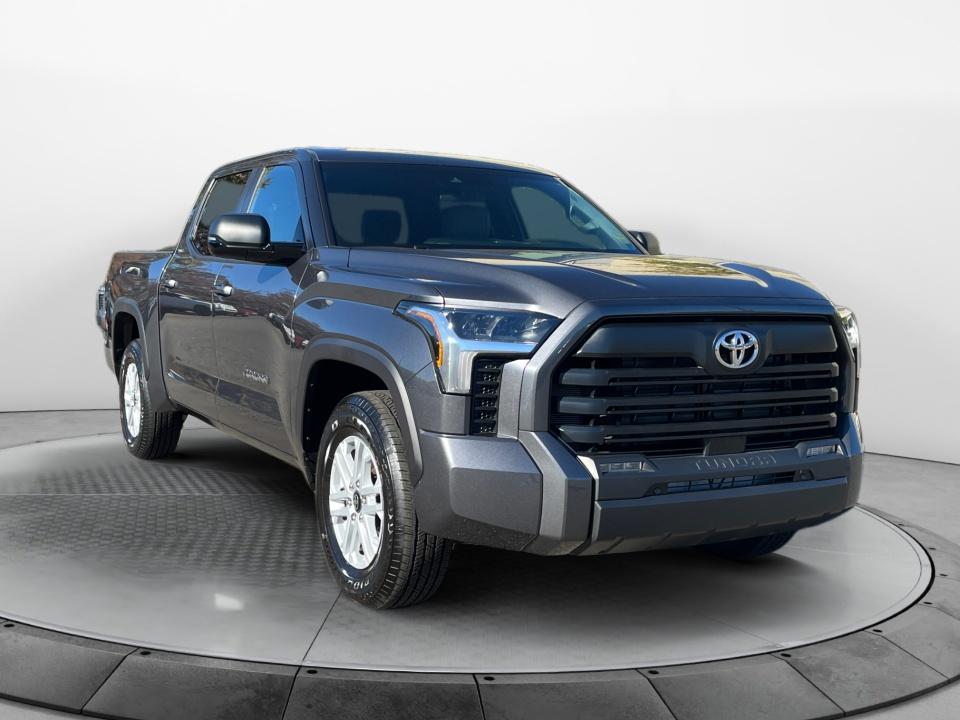 2026 Toyota Tundra SR5 CrewMax Cab RWD