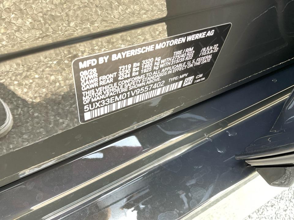 KK VIPページ 2027 BMW X7 | Flow Automotive Companies