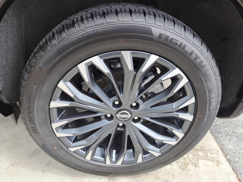 Used 2025 Nissan Rogue SUV