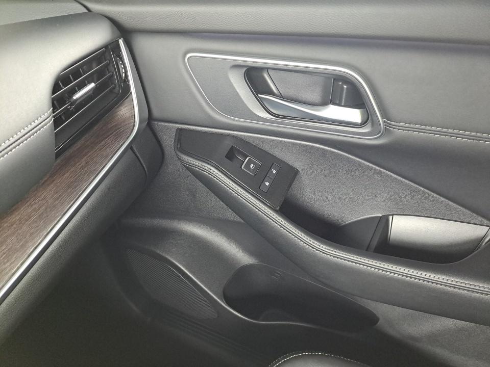 Used 2025 Nissan Rogue SUV