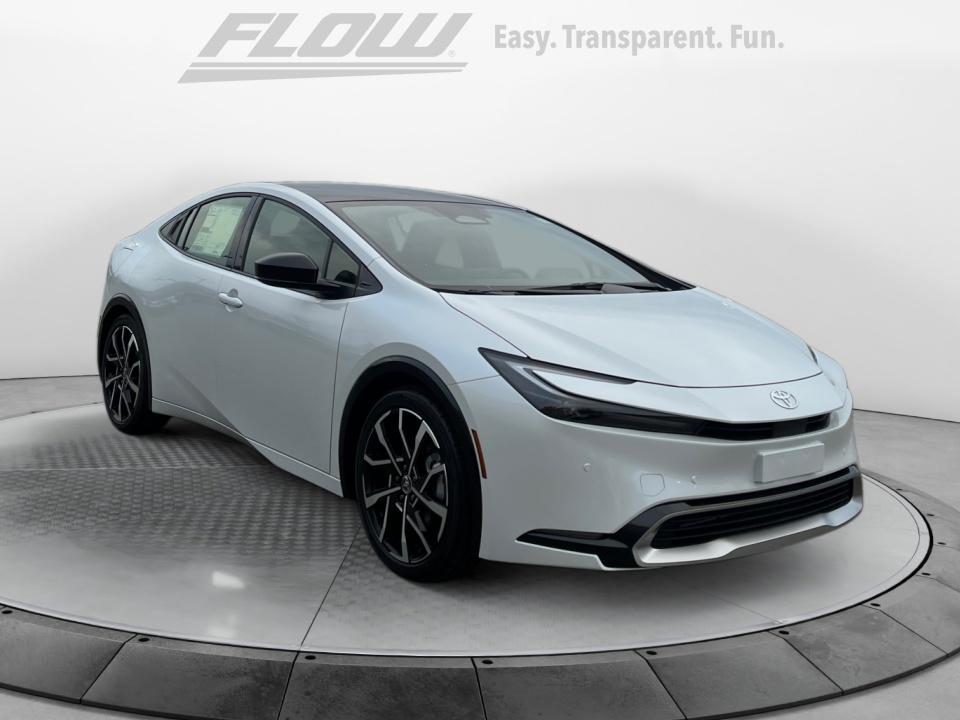 2026 Toyota Prius XSE's photo