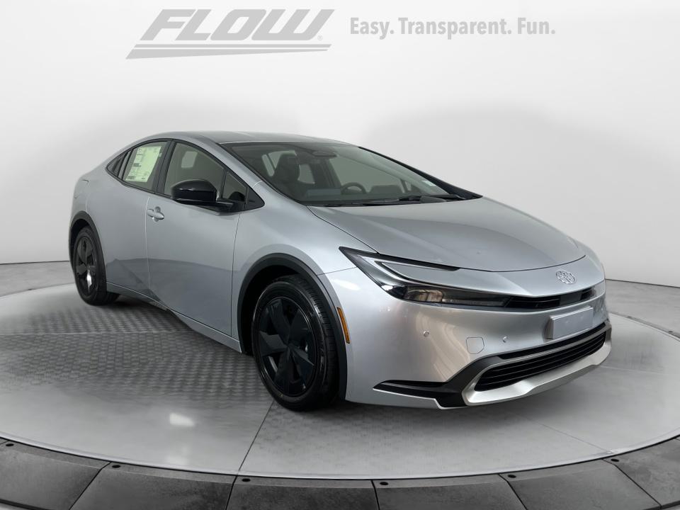 2026 Toyota Prius SE's photo