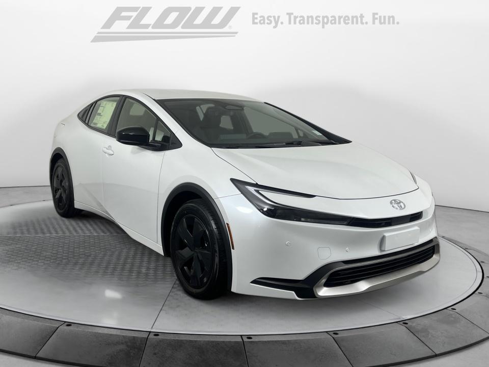 2026 Toyota Prius SE's photo