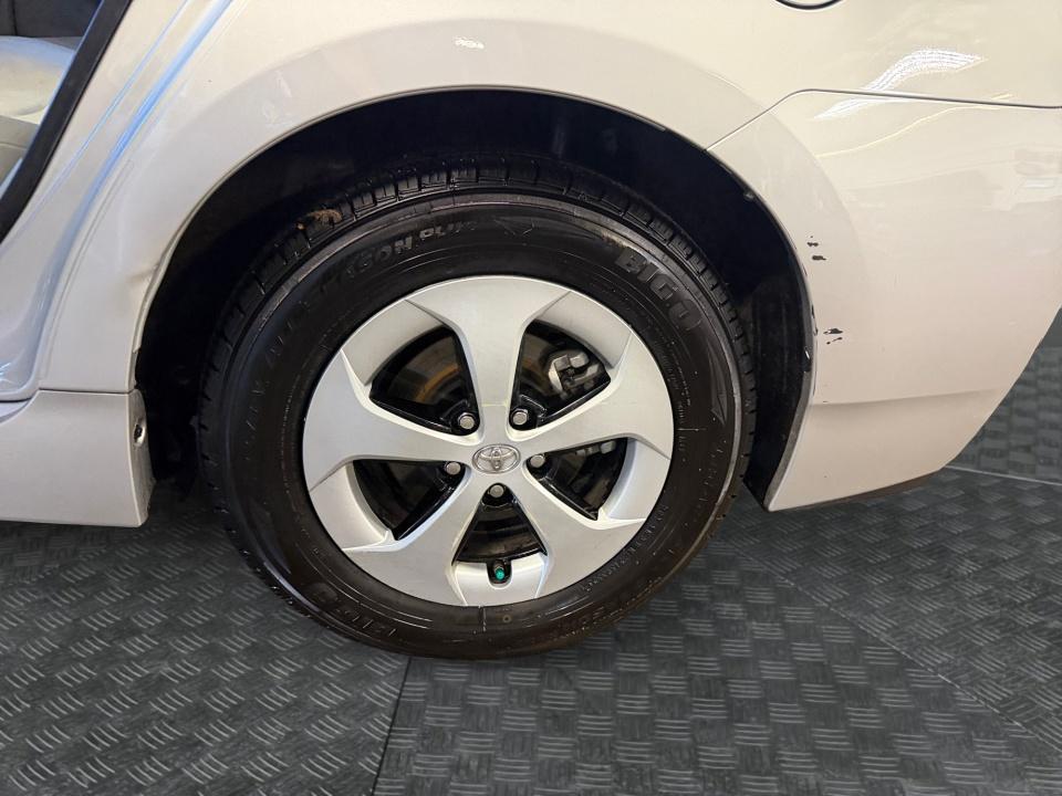 Used 2015 Toyota Prius Hatchback