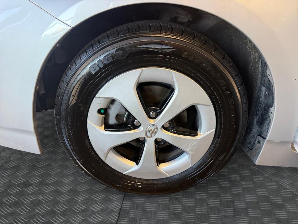 Used 2015 Toyota Prius Hatchback