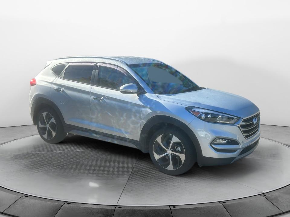 Silver 2017 Hyundai Tucson SUV / Crossover Front-Wheel Drive Automatic