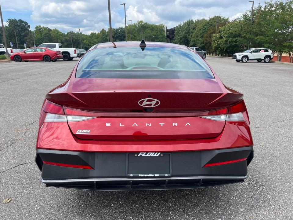 Used 2024 Hyundai Elantra Sedan