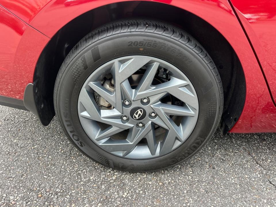 Used 2024 Hyundai Elantra Sedan