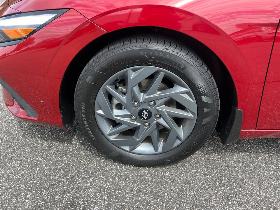 Used 2024 Hyundai Elantra Sedan