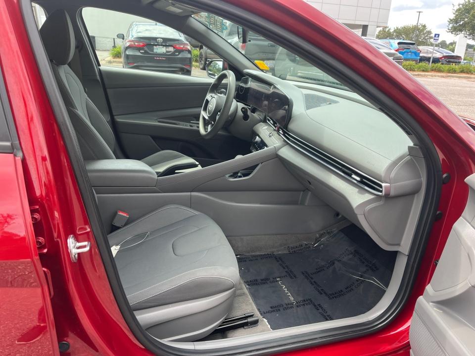 Used 2024 Hyundai Elantra Sedan