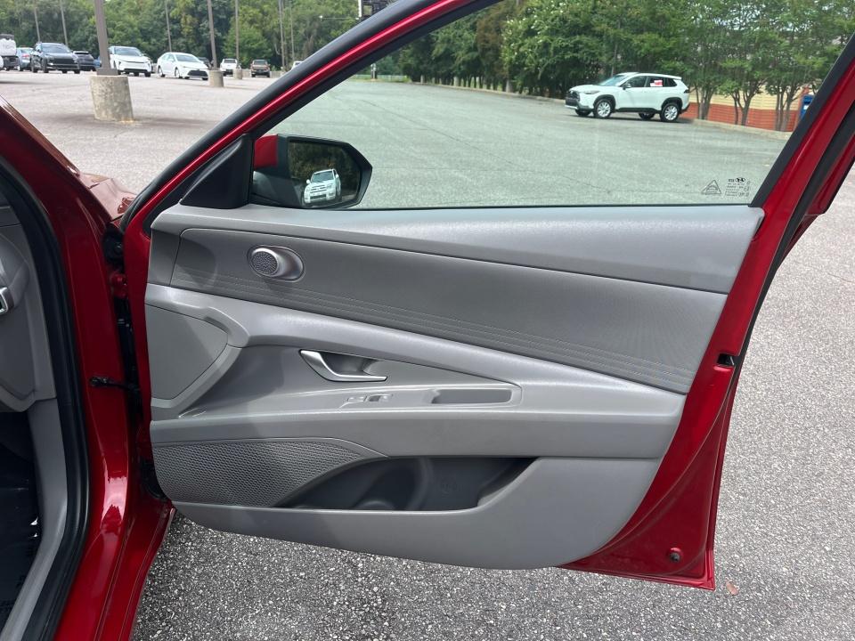 Used 2024 Hyundai Elantra Sedan