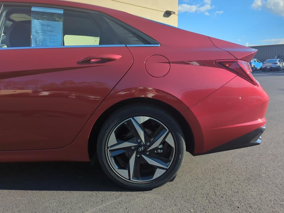 Used 2023 Hyundai Elantra Hybrid Sedan