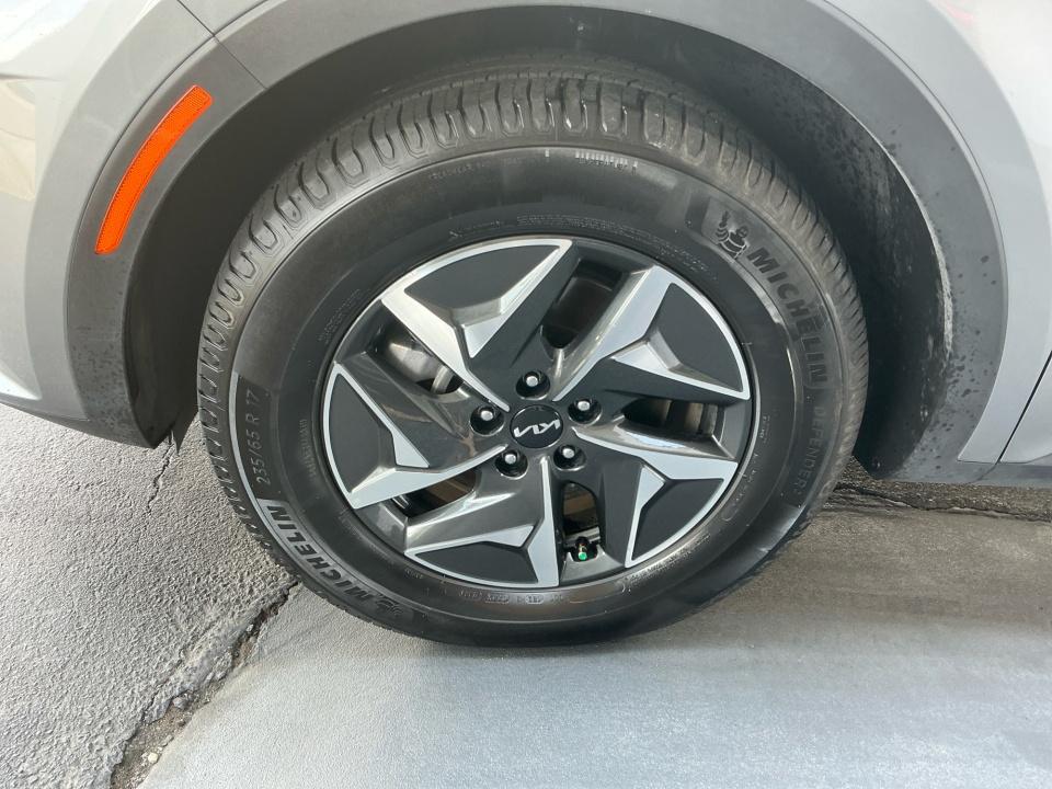 Used 2023 Kia Sorento Hybrid SUV