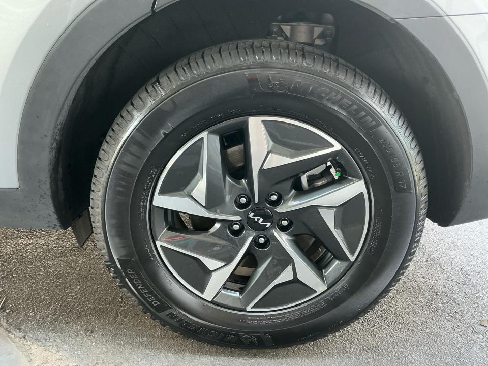 Used 2023 Kia Sorento Hybrid SUV