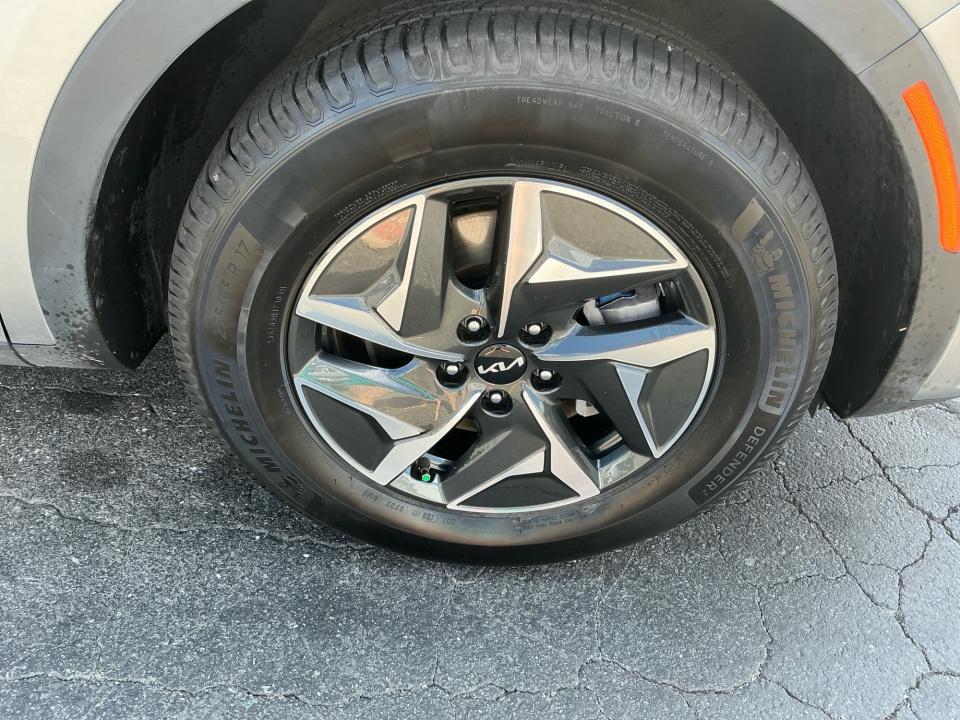 Used 2023 Kia Sorento Hybrid SUV