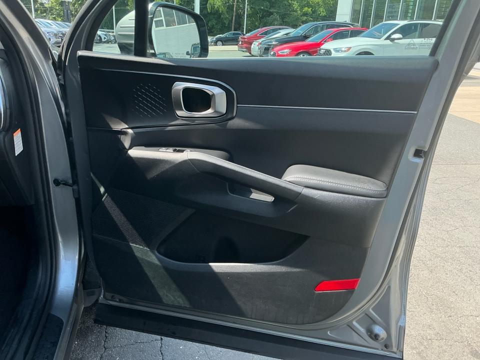 Used 2023 Kia Sorento Hybrid SUV