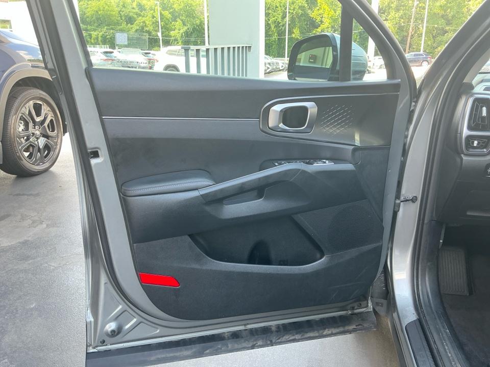 Used 2023 Kia Sorento Hybrid SUV