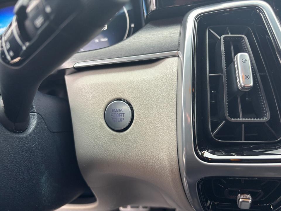 Used 2024 Kia Sorento Hybrid SUV