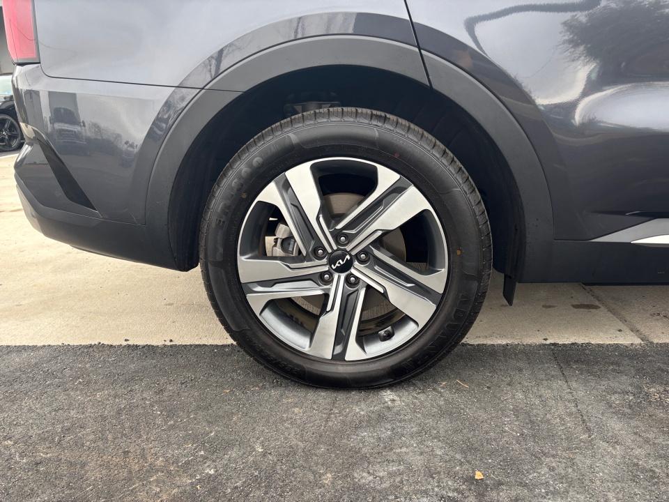 Used 2024 Kia Sorento Hybrid SUV