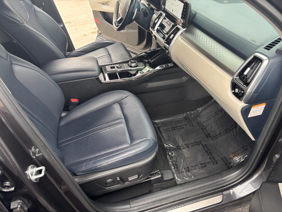 Used 2024 Kia Sorento Hybrid SUV