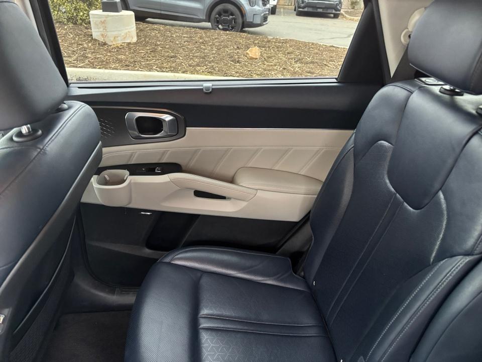 Used 2024 Kia Sorento Hybrid SUV