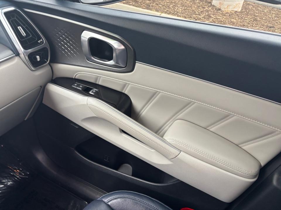 Used 2024 Kia Sorento Hybrid SUV
