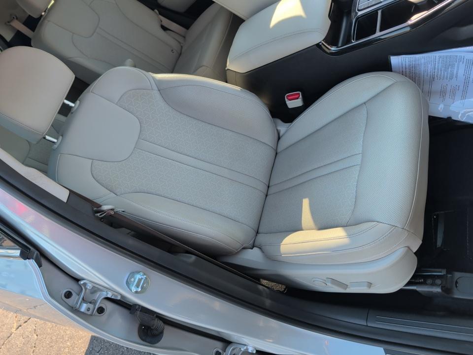 Used 2023 Kia Sorento Hybrid SUV