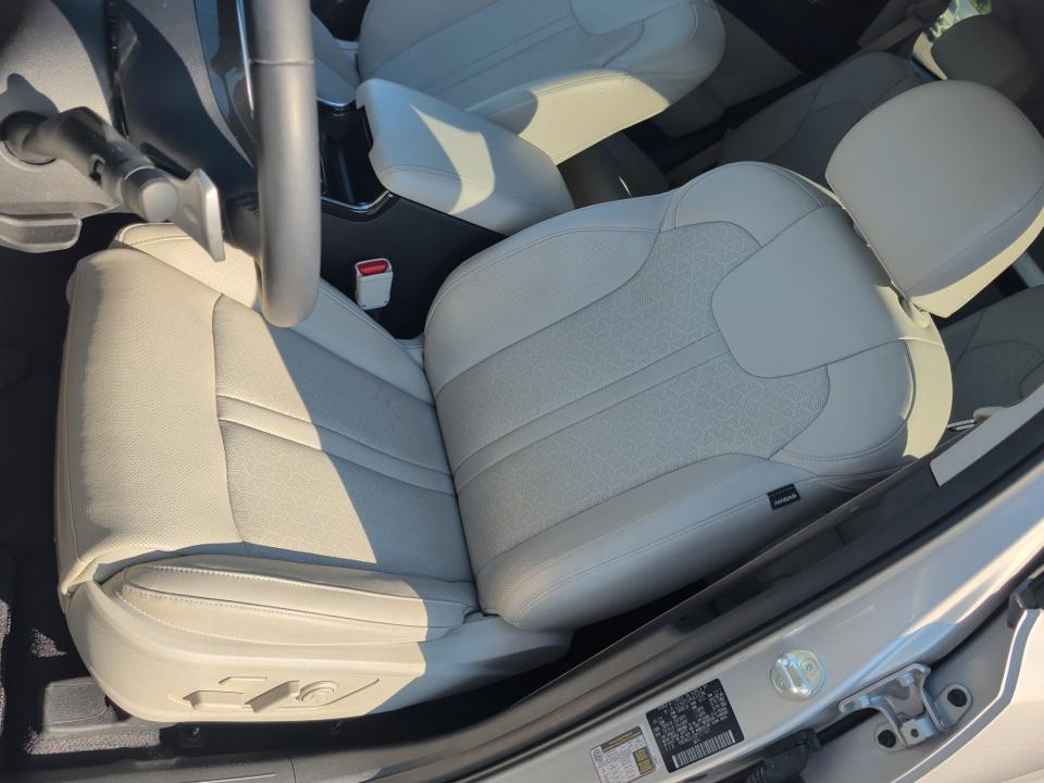 Used 2023 Kia Sorento Hybrid SUV