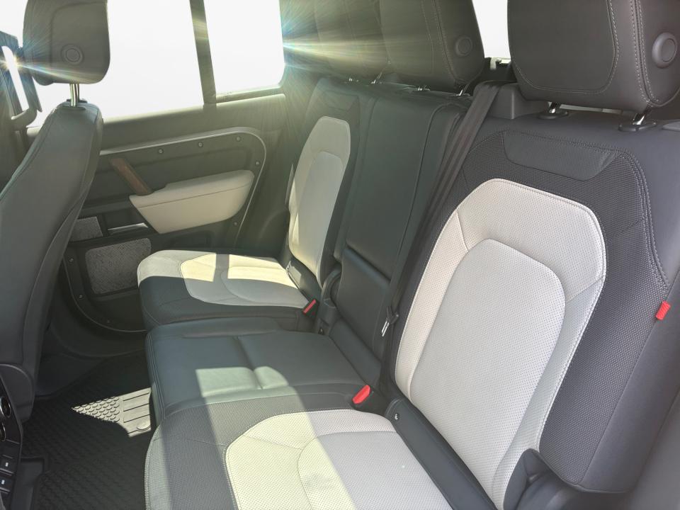 Used 2024 Land rover Defender SUV