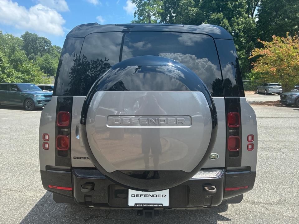 Used 2024 Land rover Defender SUV