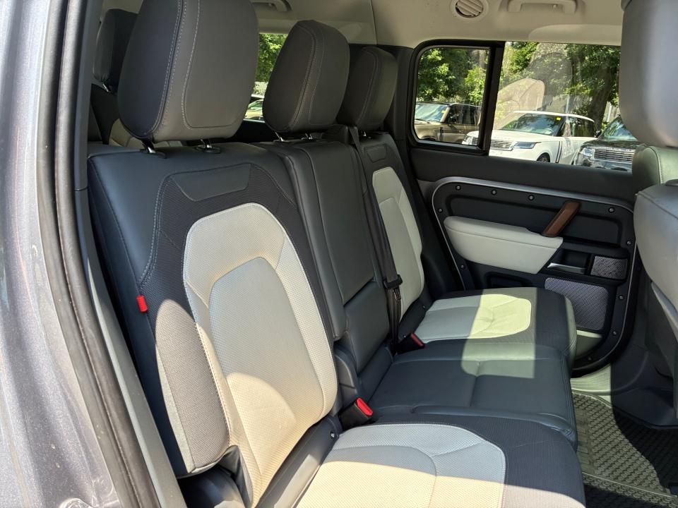 Used 2024 Land rover Defender SUV