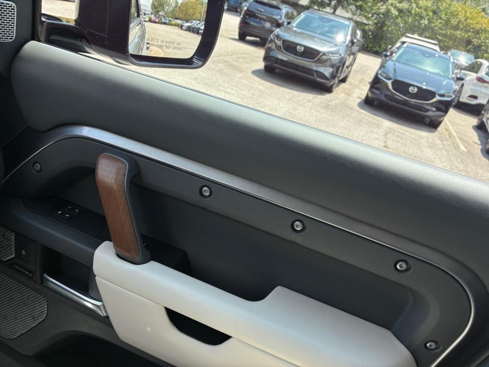 Used 2024 Land rover Defender SUV