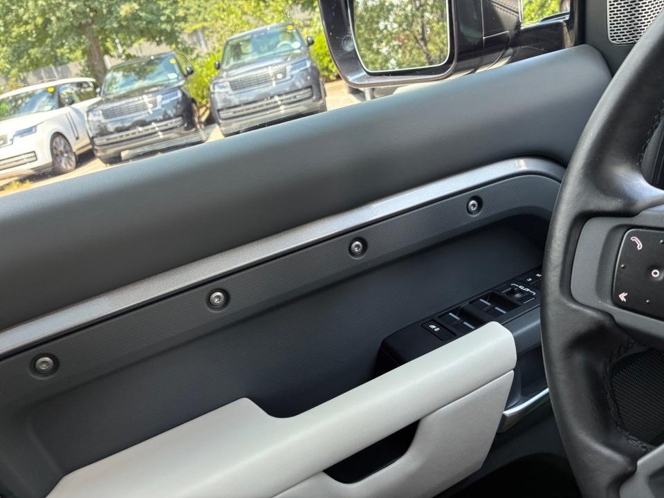Used 2024 Land rover Defender SUV