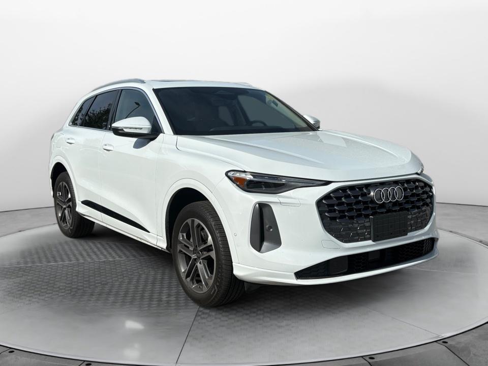 2025 Audi Q5 40 Premium Plus's photo
