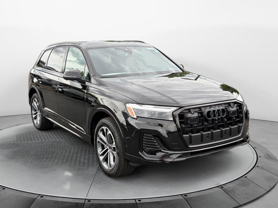 2026 Audi Q7 Premium