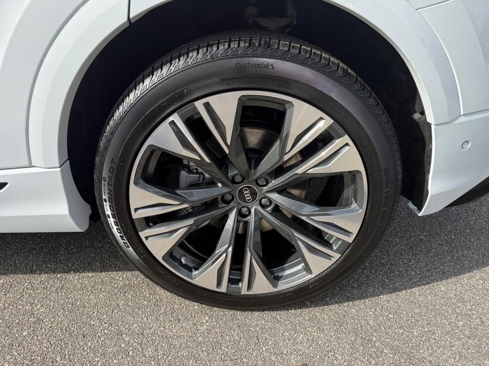 2026 Audi Q8 | Flow Automotive Companies